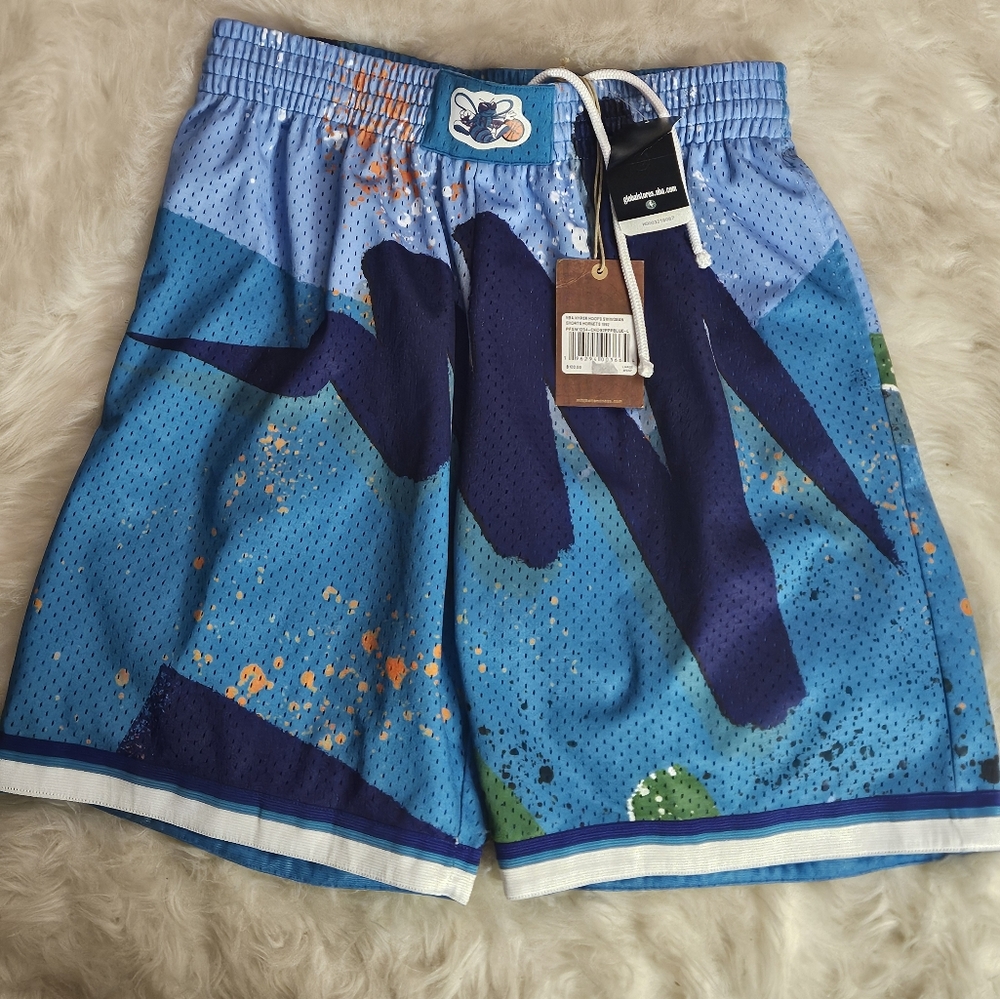 CHARLOTTE HORNETS MITCHELL AND NESS ' SWINGMAN' BASKETBALL SHORTS SZ LARGE